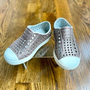 Jefferson Native Shoes in Chrome Glitter - Toddler Sz 8